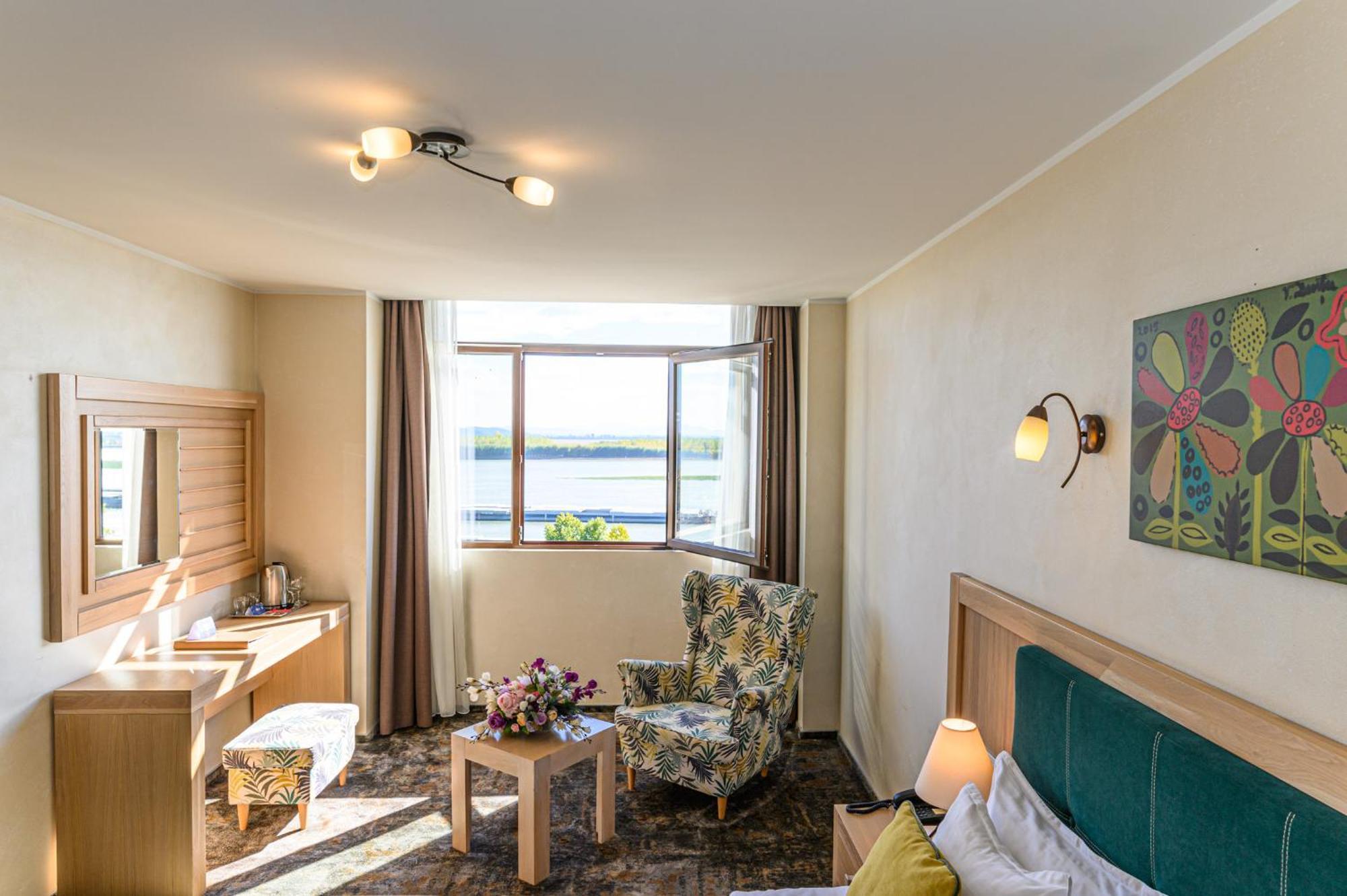 Faleza Hotel by Vega Galaţi Exteriér fotografie