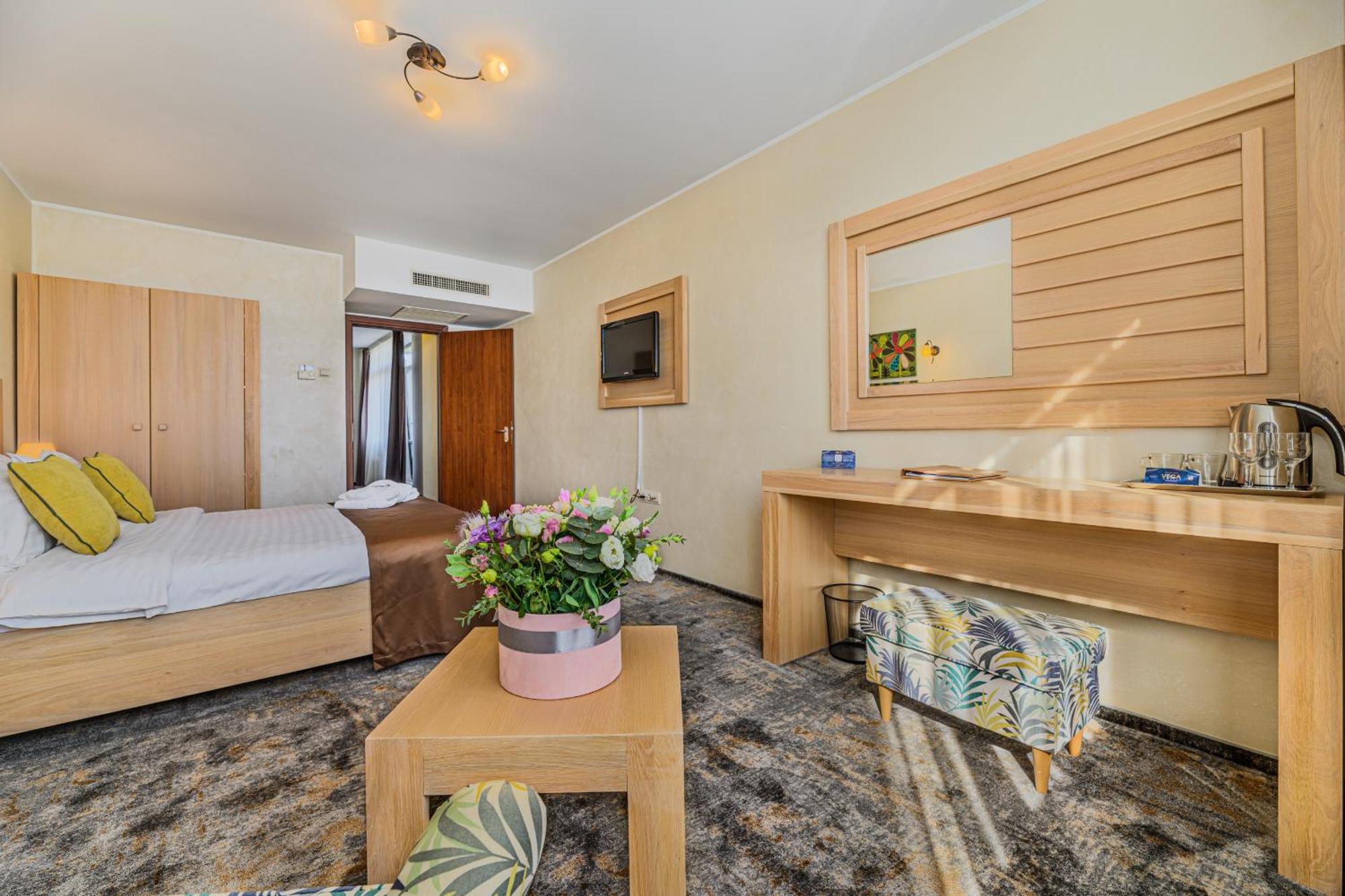 Faleza Hotel by Vega Galaţi Exteriér fotografie